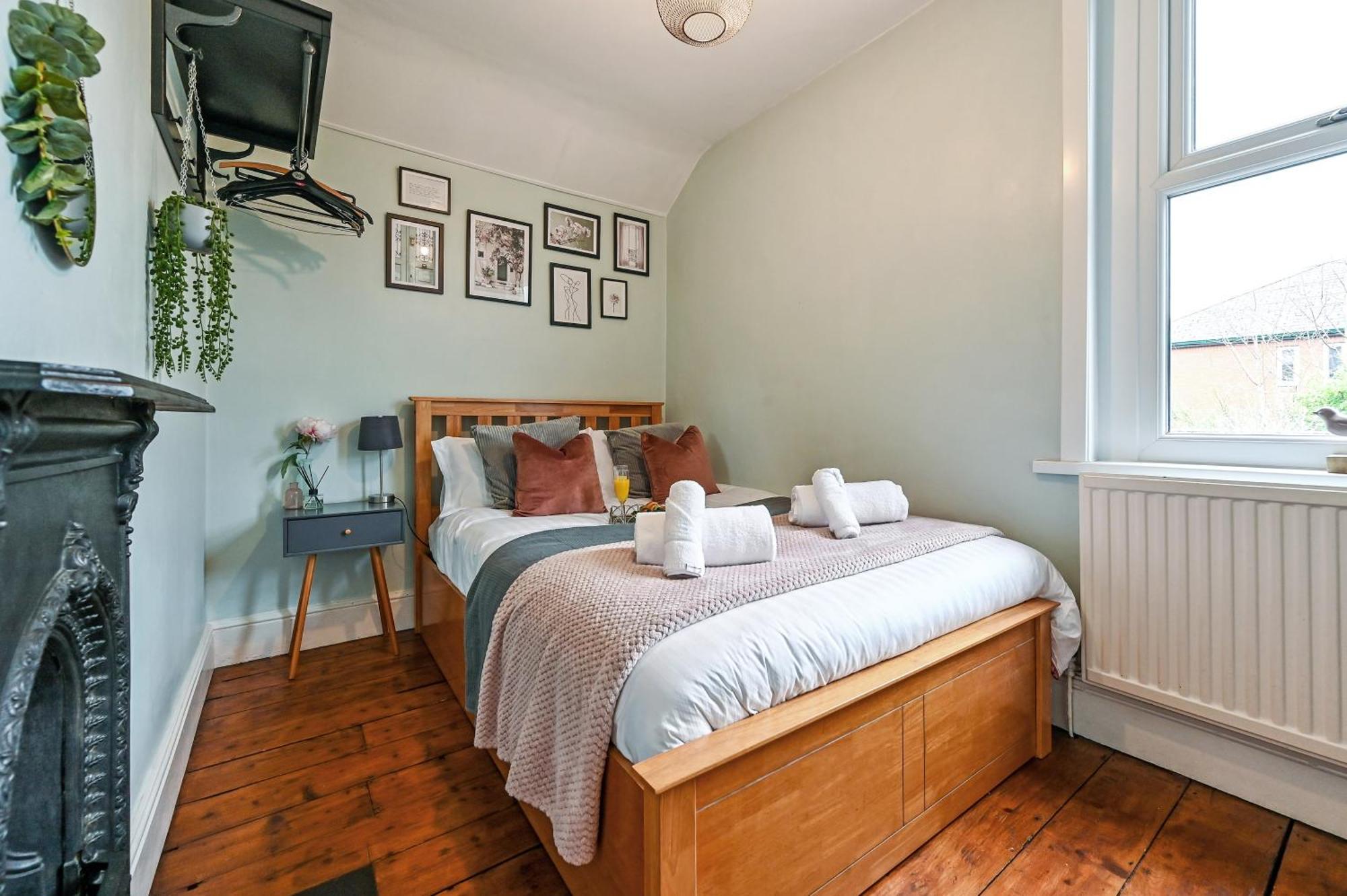 Beautiful Townhouse, Great Location - Pet Friendly Villa Кардиф Екстериор снимка