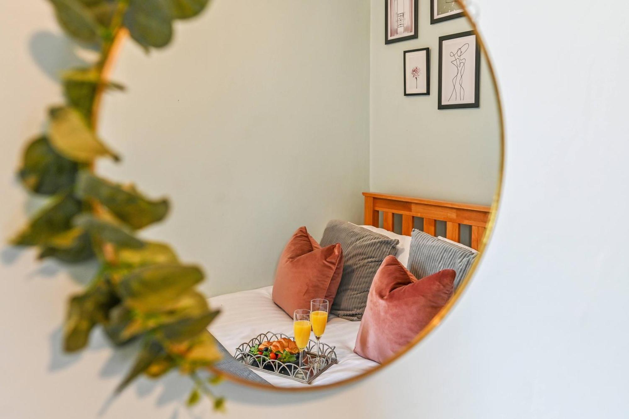 Beautiful Townhouse, Great Location - Pet Friendly Villa Кардиф Екстериор снимка
