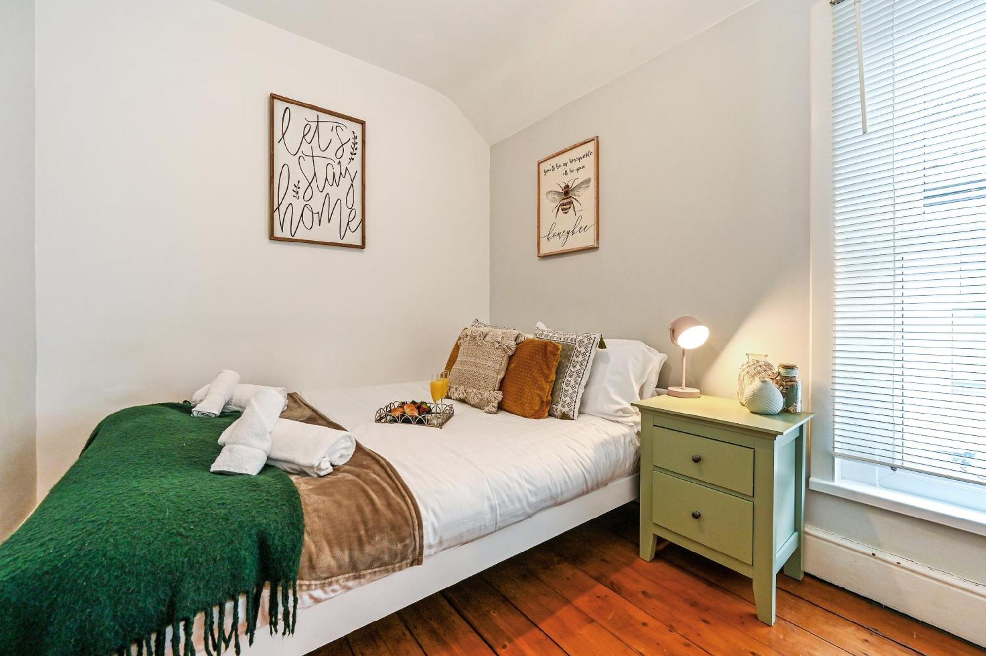 Beautiful Townhouse, Great Location - Pet Friendly Villa Кардиф Екстериор снимка